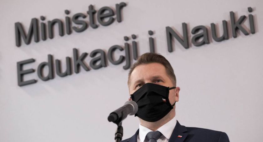 Czarnek: zakres wiedzy potrzebnej do zdania matury i egzaminu 8-klasisty mniejszy o 20-30 proc.