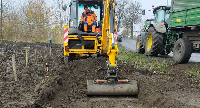 Powstaje nowa ścieżka pieszo-rowerowa przy drodze powiatowej