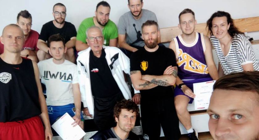 Chcesz zostać trenerem koszykówki?