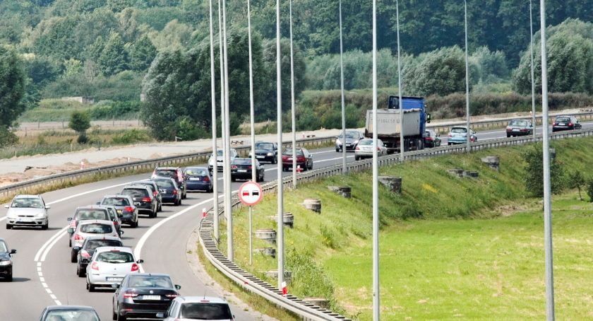 Badanie: 46 proc. pytanych Polaków w ciągu najbliższego roku planuje zakup samochodu