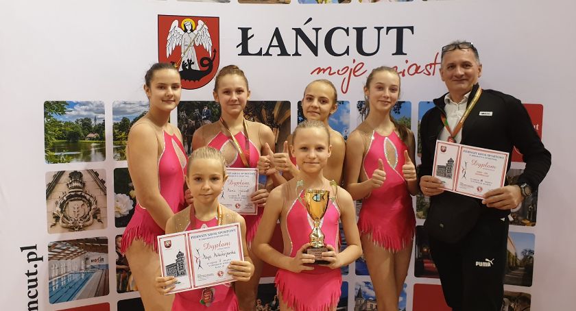 Akrobatyczne sukcesy zawodniczek z Inowrocławia
