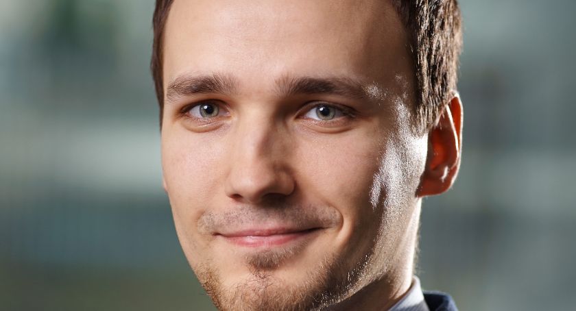 PKO BP: sztuczna inteligencja wpływa na nasze życie na tyle, na ile jej pozwolimy