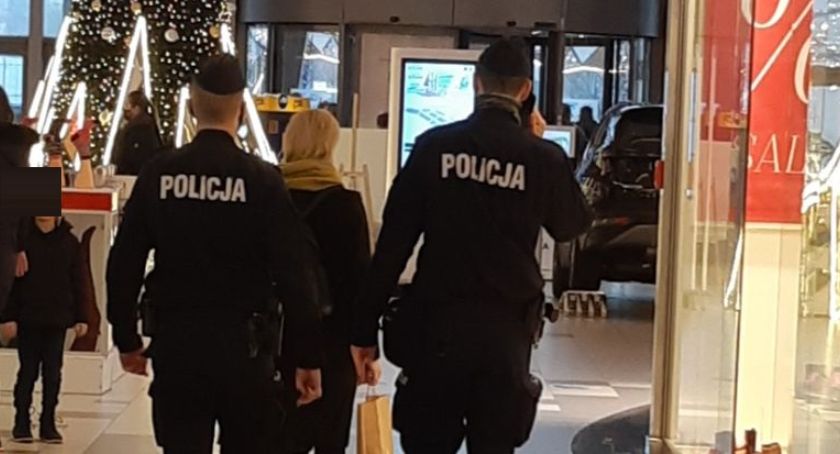 Robisz zakupy? Uważaj na tłok, dbaj też o siebie i innych, bo trwa pandemia!