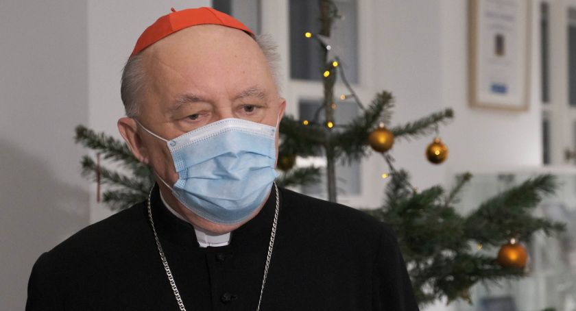 Kard. Nycz: pusty talerz na wigilijnym stole to zaproszenie do wyjścia z miłością do drugiego człowieka