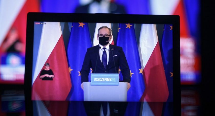 Niedzielski: dzieci będą mogły przebywać na świeżym powietrzu bez opieki dorosłych w godz. 8-16