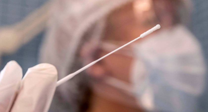 Testowanie nauczycieli klas I-III na obecność koronawirusa między 11 a 15 stycznia
