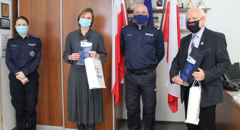 Zasłużeni dla bezpieczeństwa, szczególnie w zakresie działań profilaktyki społecznej na rzecz dzieci i młodzieży