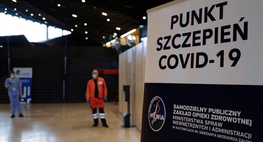 Ruszyły zapisy seniorów po osiemdziesiątce na szczepienia przeciw COVID-19