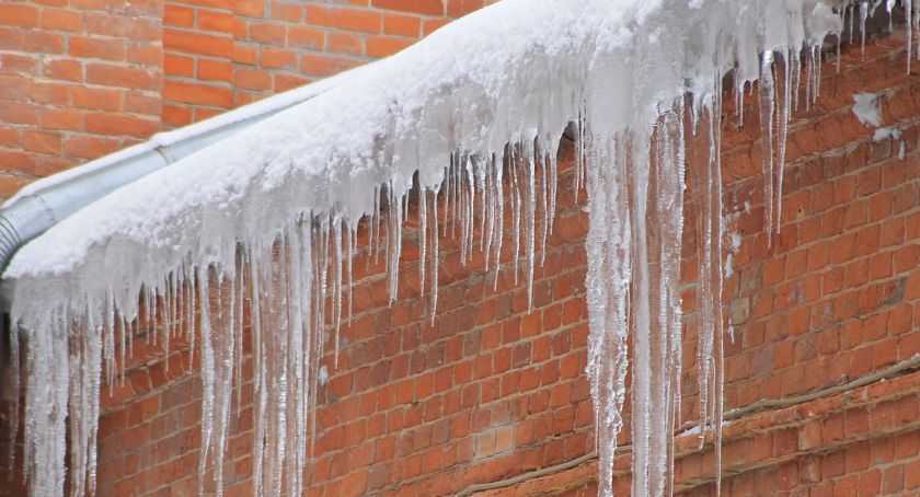 Pamiętajcie o odśnieżaniu dachów