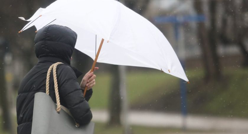 Synoptyk IMGW: od czwartku zmiana pogody; będzie padać deszcz, deszcz ze śniegiem i śnieg