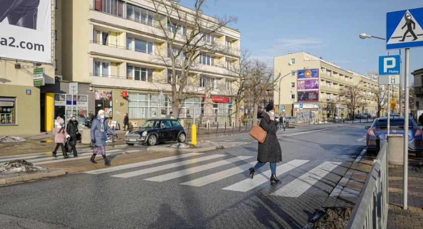 Prezydent podpisał ustawę wprowadzającą m.in. zasadę pierwszeństwa pieszych przy wchodzeniu na pasy
