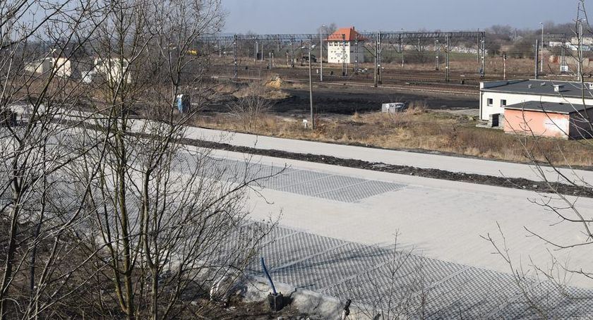 W mieście przybywa parkingów
