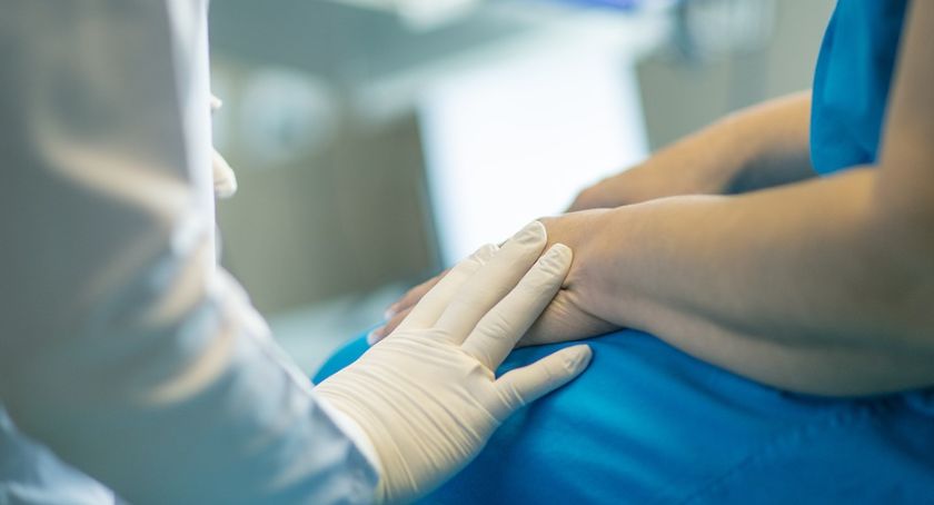 Operacja zaćmy za granicą - co warto wiedzieć?