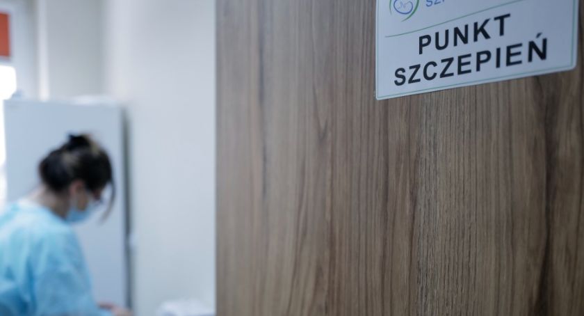 Dworczyk: w Polsce nie mieliśmy sytuacji, w konsekwencji których należałoby wstrzymać szczepienia preparatem AstryZeneki