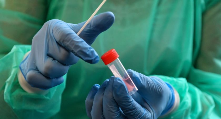 MZ: 14 578 przypadków zakażenia koronawirusem, zmarło 65 osób
