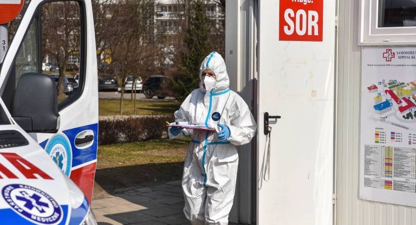 MZ: 30 546 nowych przypadków zakażenia koronawirusem, zmarło 497 osób