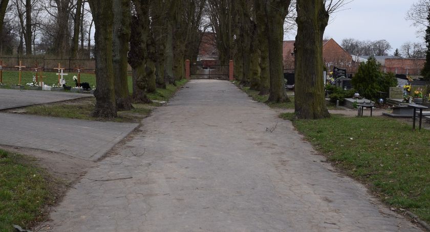 Miasto wybuduje alejki na cmentarzu komunalnym