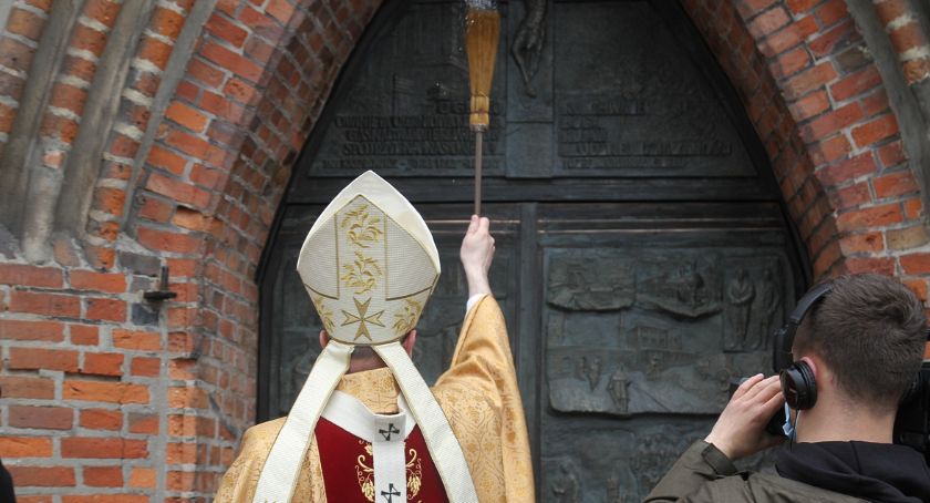 Poświęcono Inowrocławskie Drzwi Jubileuszowe