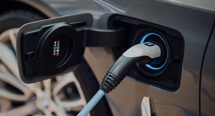 Połowa firm w Polsce może mieć już za trzy lata co najmniej jedno elektryczne auto