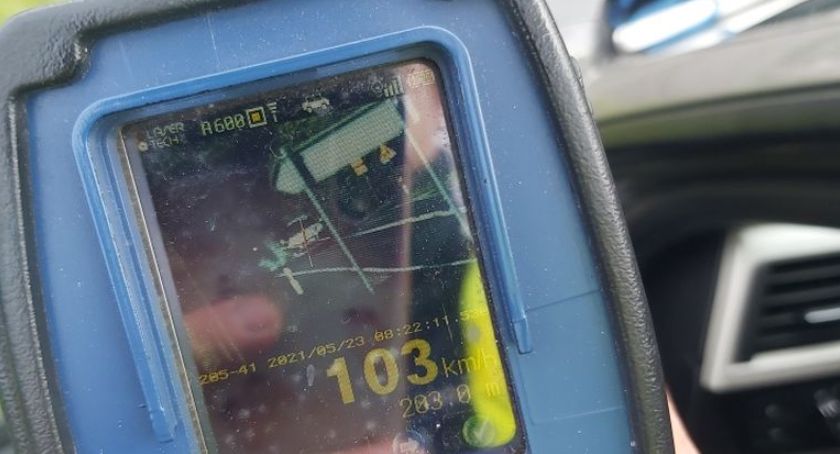 Natknął się citroenem na inowrocławskich policjantów z grupy SPEED