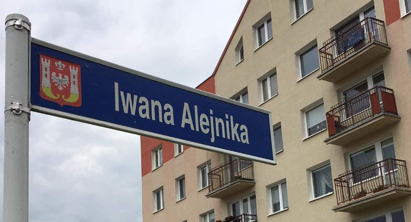 Tablica z ul. Alejnika jednak zaskarżona przez wojewodę