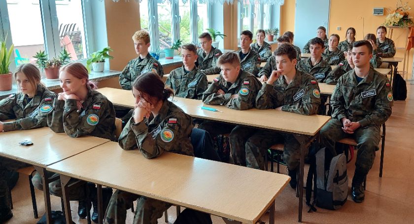 Student Akademii Wojsk Lądowych gościł w ZS Kościelec