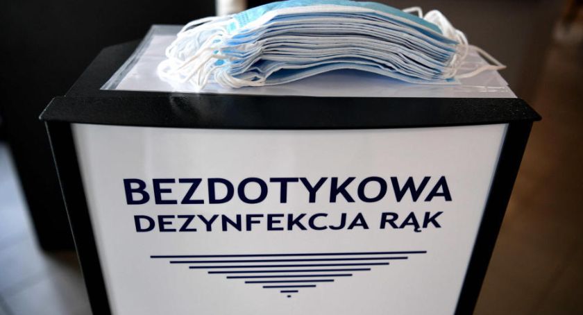 Resort zdrowia: 215 nowych zakażeń koronawirusem, zmarły 52 osoby z COVID-19
