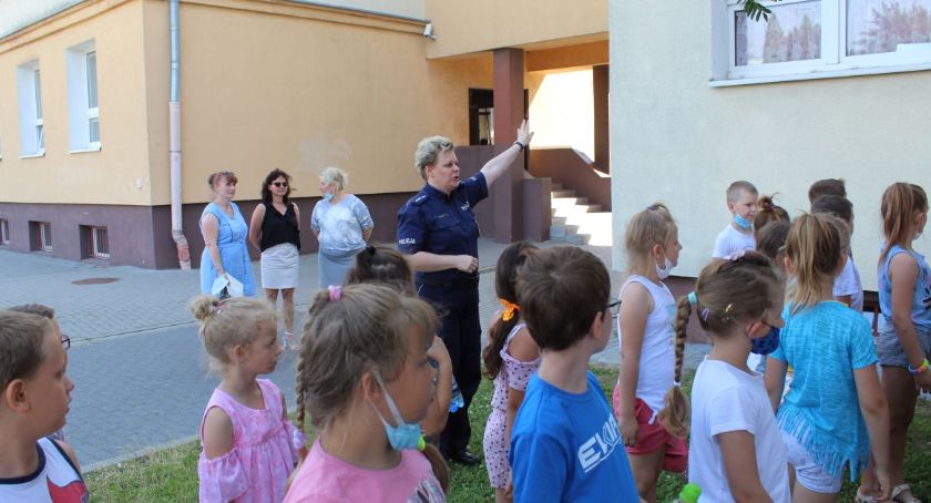 Policja przygotowuje dzieci do wakacji