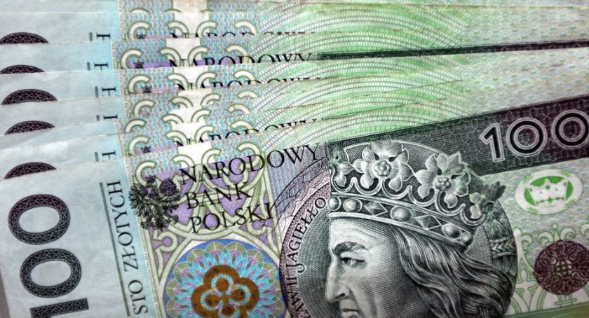 Projekt: 3 tys. zł minimalnego wynagrodzenia za pracę od 1 stycznia 2022 r.