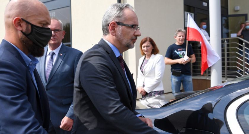 Niedzielski: nie ma podjętej żadnej decyzji o przymusie szczepiennym