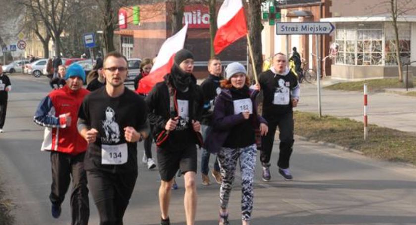 Pobiegną tropem wilczym