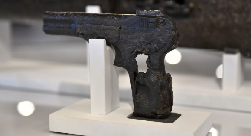 Gdańsk: w MIIWŚ można zobaczyć pistolet odnaleziony podczas prac archeologicznych na Westerplatte