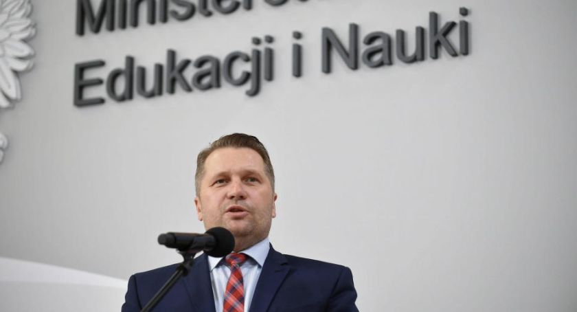 Czarnek: religia nigdy nie będzie obowiązkowa