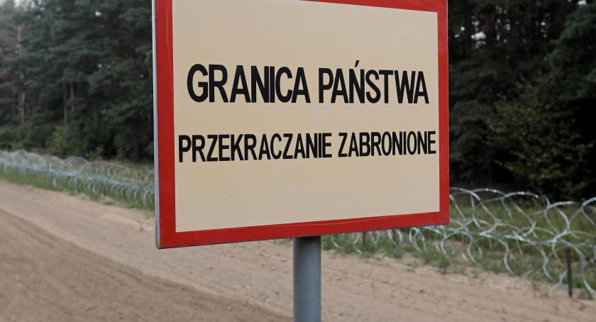 W 183 miejscowościach przylegających do granicy z Białorusią od czwartku obowiązuje stan wyjątkowy