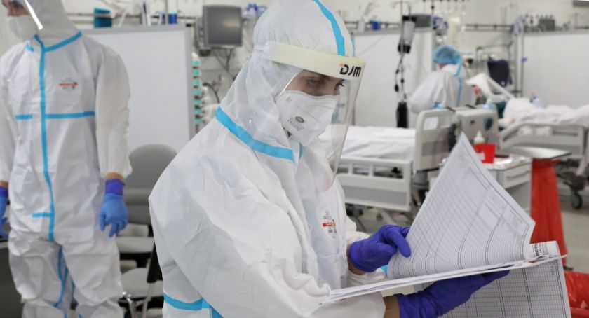 Ministerstwo Zdrowia: 767 nowych zakażeń koronawirusem, zmarło 21 osób z COVID-19