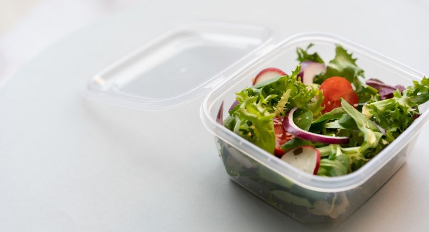 Jakie normy muszą spełniać opakowania plastikowe do żywności?