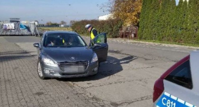 Pierwsi kierowcy już sprawdzili swoje oświetlenie
