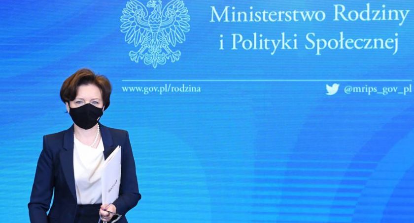 Minister rodziny ostrzega seniorów przed podejrzanymi telefonami w sprawie 14. emerytury