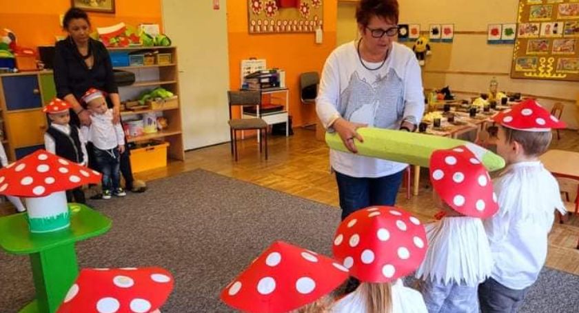 Pasowanie na Przedszkolaka w Przedszkolu nr 20 Kujawskie dzieci