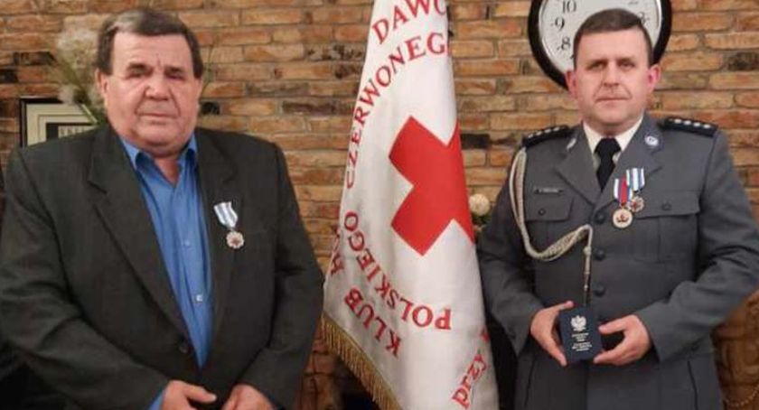 Dzielnicowy z Janikowa otrzymał Odznakę Honorowego Dawcy Krwi