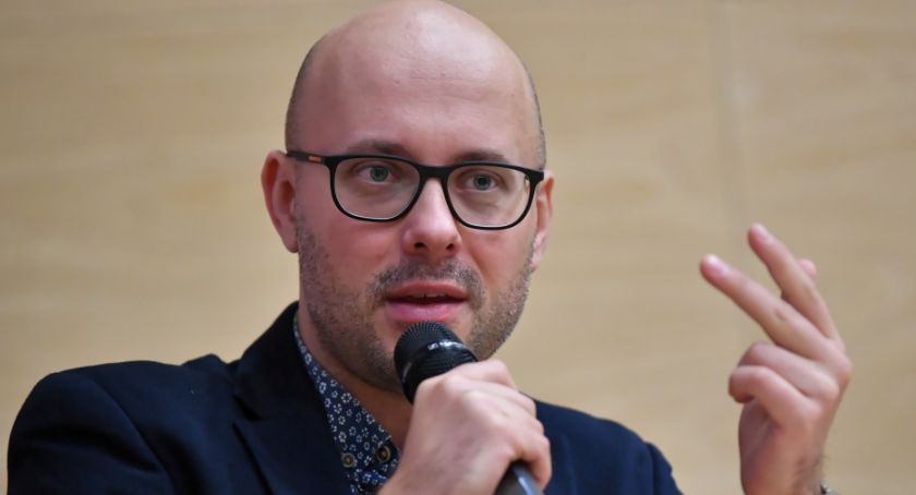 Dr M. Przeperski: stan wojenny był wycelowaniem pistoletu we własne społeczeństwo