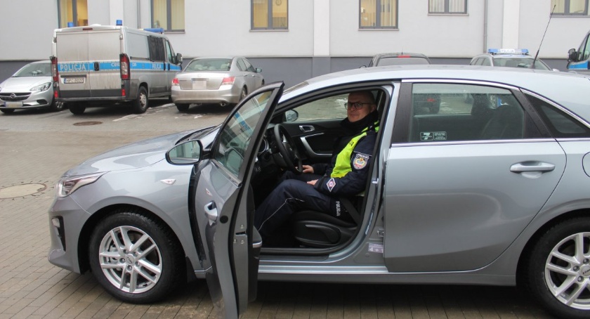 Nowy służbowy pojazd w inowrocławskiej policji