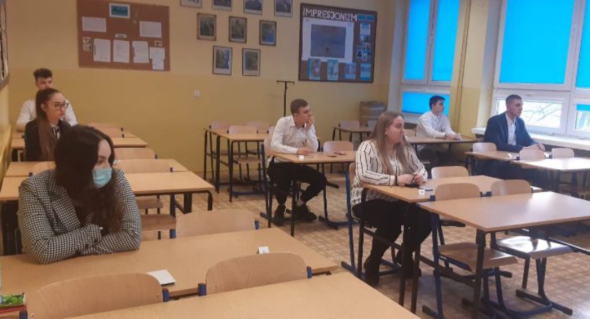 Rozpoczęły się egzaminy zawodowe w szkołach powiatowych