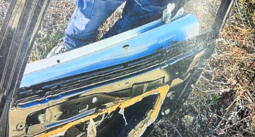 Upodobał sobie drzwi od samochodów