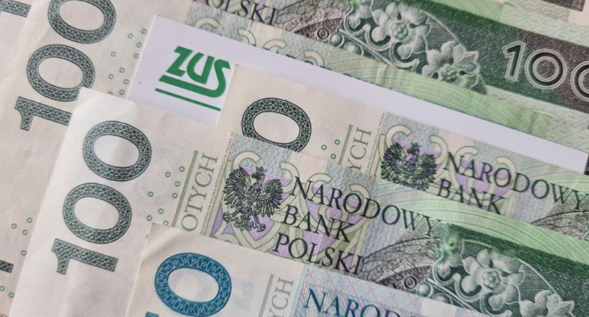 Od 1 marca emerytury i renty wyższe o 7 proc.