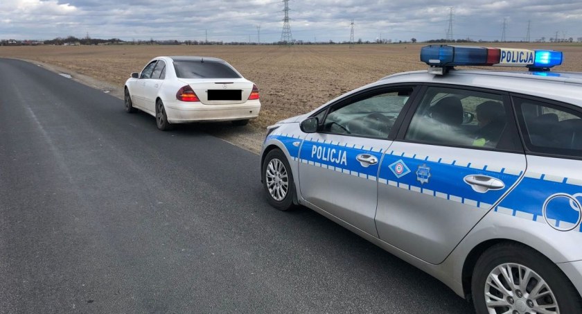 Słone konsekwencje za jazdę samochodem niedopuszczonym do ruchu