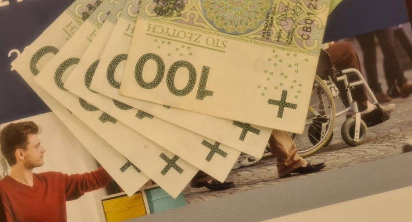 Od jutra wyższy próg dochodowy do tzw. 500 plus dla osób niesamodzielnych