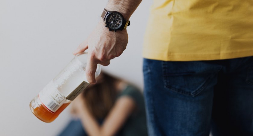 Alkohol – mocna substancja psychoaktywna