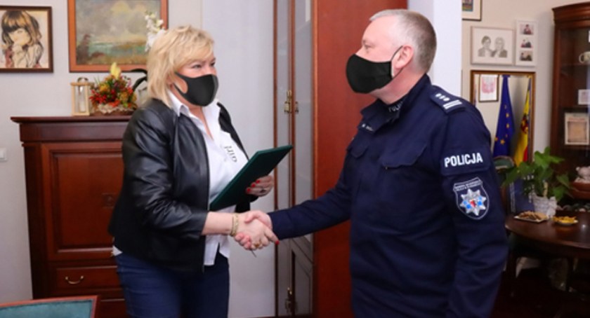 Kolejny samochód dla policji współfinansowany przez Powiat Inowrocławski