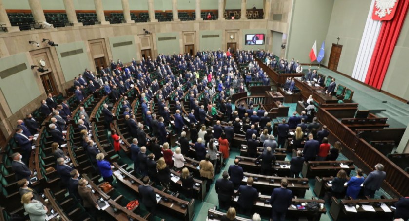 Sejm uchwalił ustawę o pomocy obywatelom Ukrainy